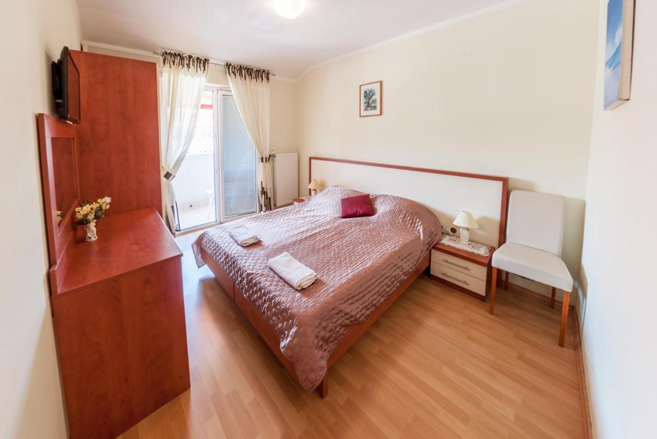 Pag Marina Rooms & Apartment Extérieur photo