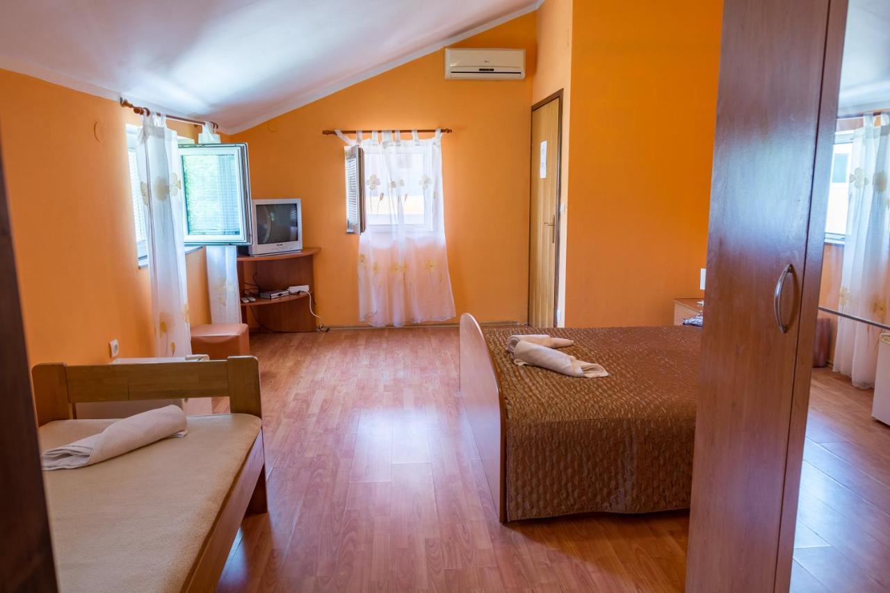 Pag Marina Rooms & Apartment Extérieur photo