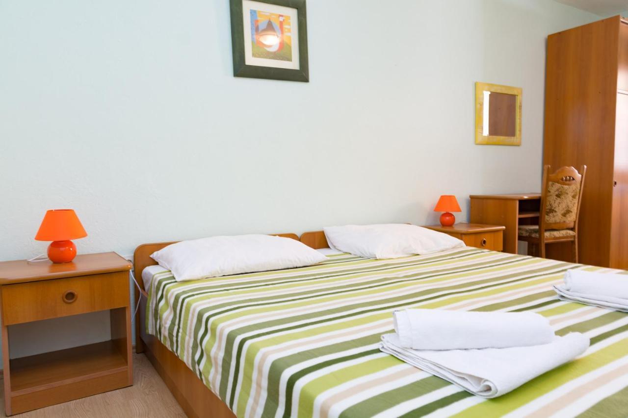 Pag Marina Rooms & Apartment Extérieur photo