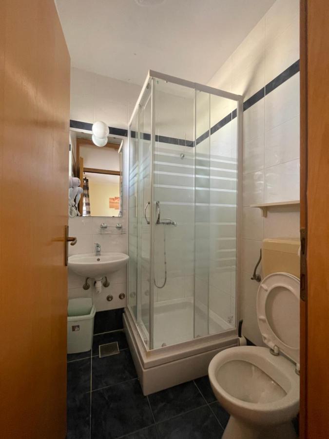 Pag Marina Rooms & Apartment Extérieur photo